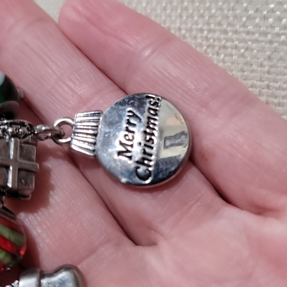 Willabee & Ward December Merry Christmas charm bracelet silver red and green - Picture 8 of 12